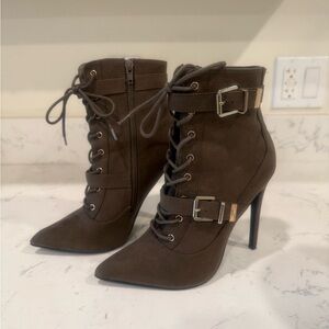 Boot heels. Like new. Size 7.5